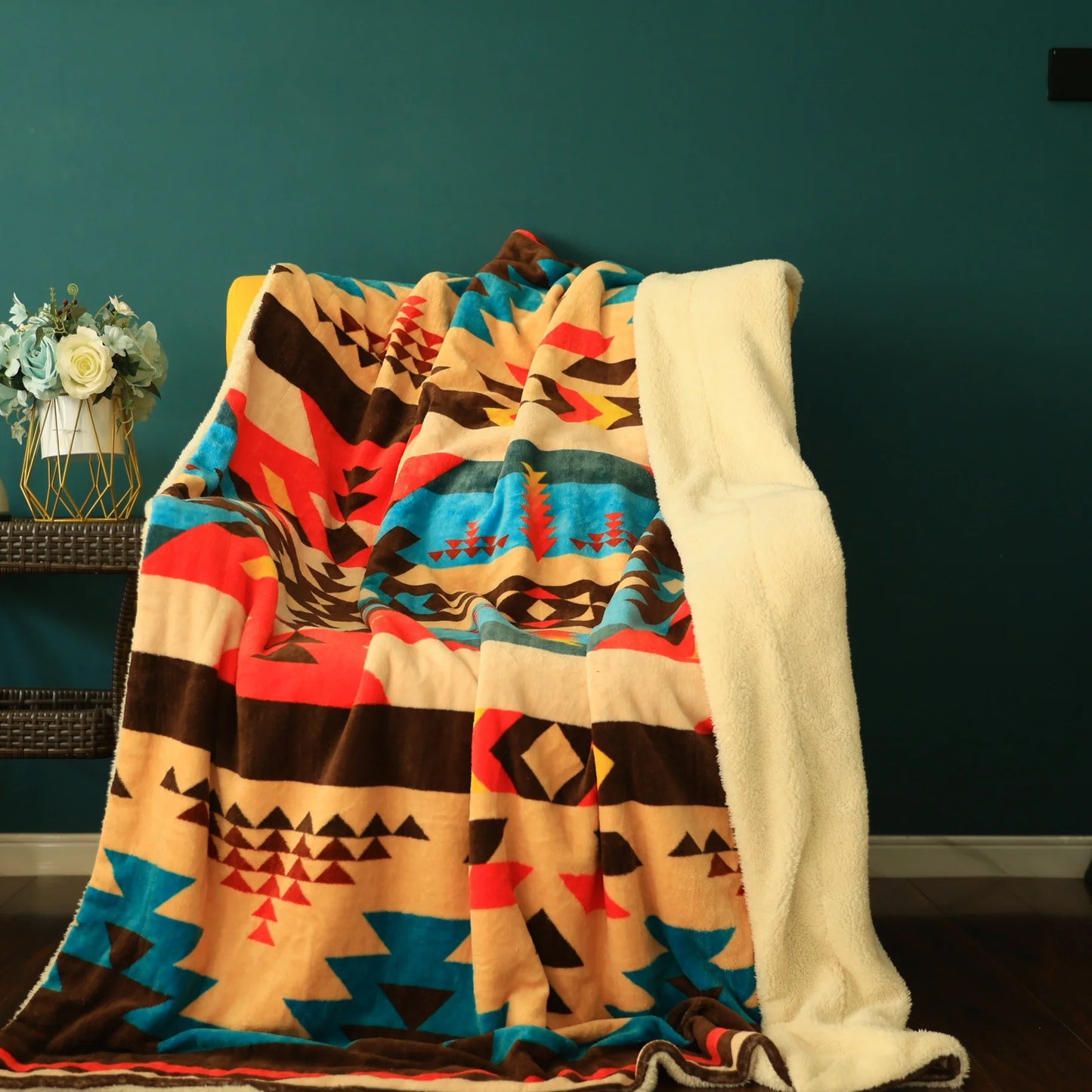 Best Quality Portable Custom Fleece Blanket Throws with Logo Microfiber Sherpa Coral Fleece Blankets - Design Hoard